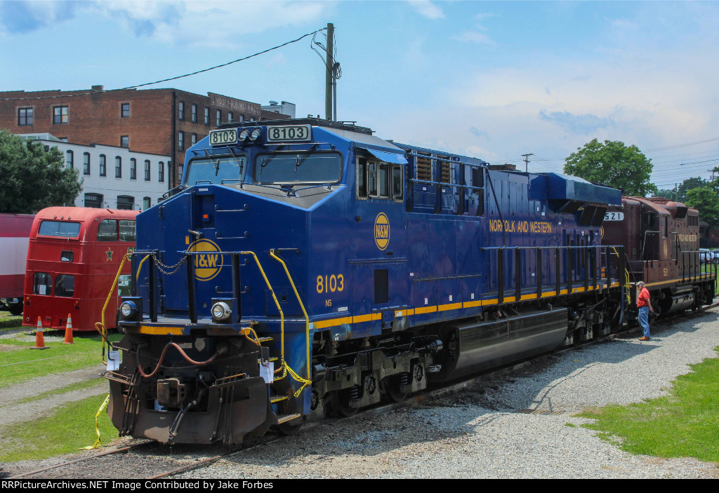 NS 8103